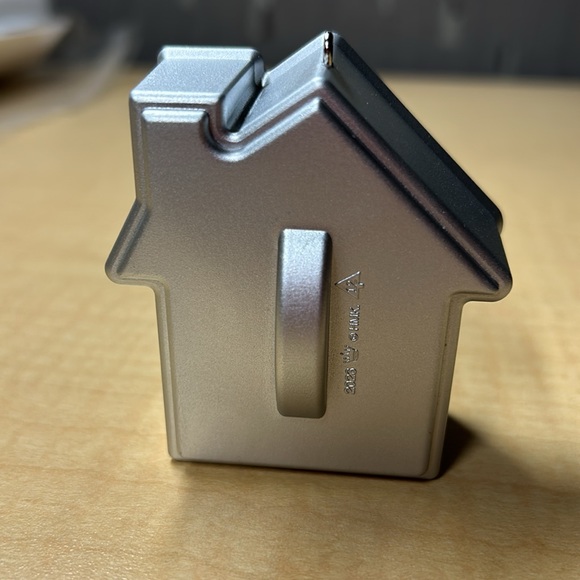 2023 COOKIE CUTTER CHRISTMAS #12 IN THE SERIES HALLMARK KEEPSAKE ORNAMENT - Picture 2 of 3